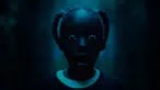 Madison Curry dalam sebuah adegan film 'Us'. Ini merupakan film terbaru Universal Pictures bergenre horor psikologi sekaligus thriller. (Universal Pictures via AP)