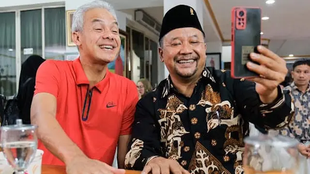 Saat Ganjar Ngobrol 'Ngalor Ngidul' dengan Tukang Bakso.
