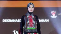 Desainer Wignyo Rahardi menampilkan deretan koleksi ready to wear deluxe dari batik Tarakan. (Foto: Fimela/Bambang E. Ros).