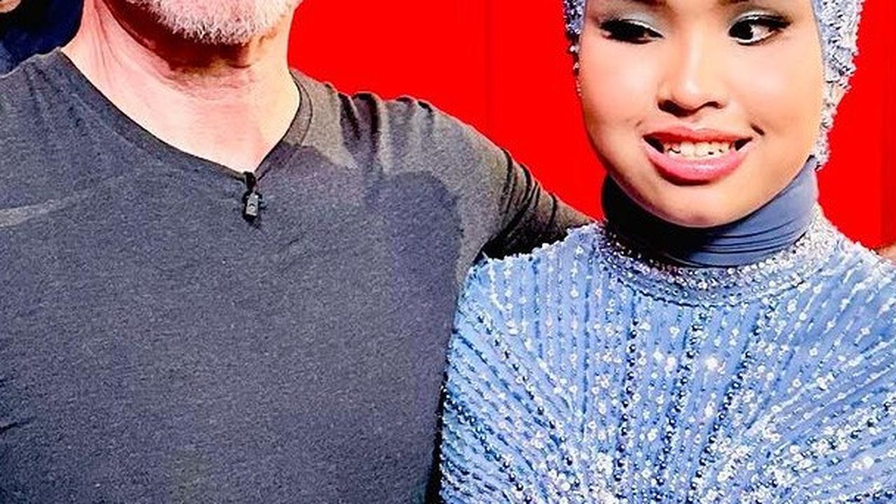 Penampilan Putri Ariani berhasil menyihir semua juri terutama Simon Cowell. Bahkan ia memberikan Golden Buzzer untuk Putri Ariani.