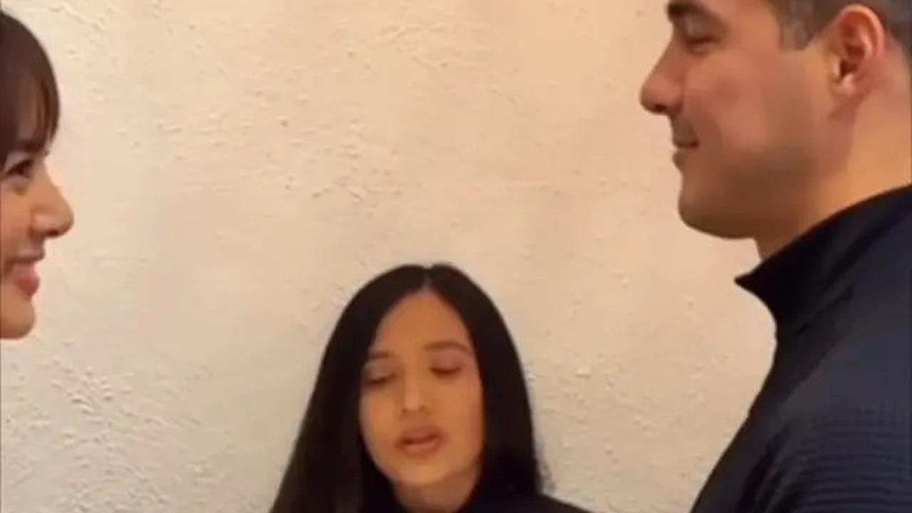 7 Potret Pernikahan Aurelie Moeremans dan Tyler, Pemberkatan di California