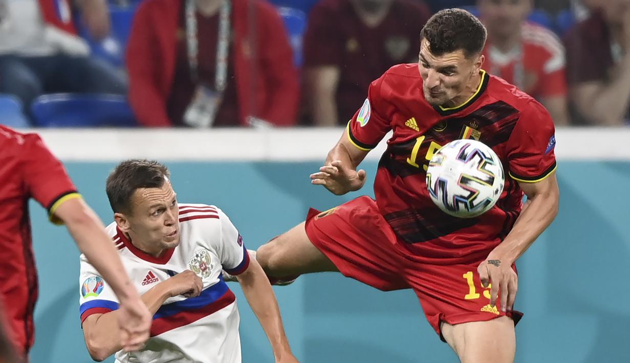 Thomas Meunier. Bek Belgia berusia 29 tahun ini mencetak 1 gol, 1 assist dan 2 clean sheet dalam 3 laga di fase grup. Bersama Borussia Dortmund musim lalu, ia hanya tampil dalam 21 laga dan separuhnya diawali dari bangku cadangan. (Foto: AP/Pool/Kirill Kudryavtsev)