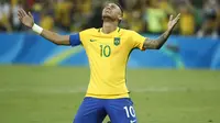 2. Neymar (Brasil) - Kembali dari cedera bintang PSG ini langsung tancap gas, dengan mencetak gol saat laga ujicoba jelang Piala Dunia 2018. Tim samba akan menjadikan dirinya andalan membongkar gawang lawan. (AFP/Odd Andersen)