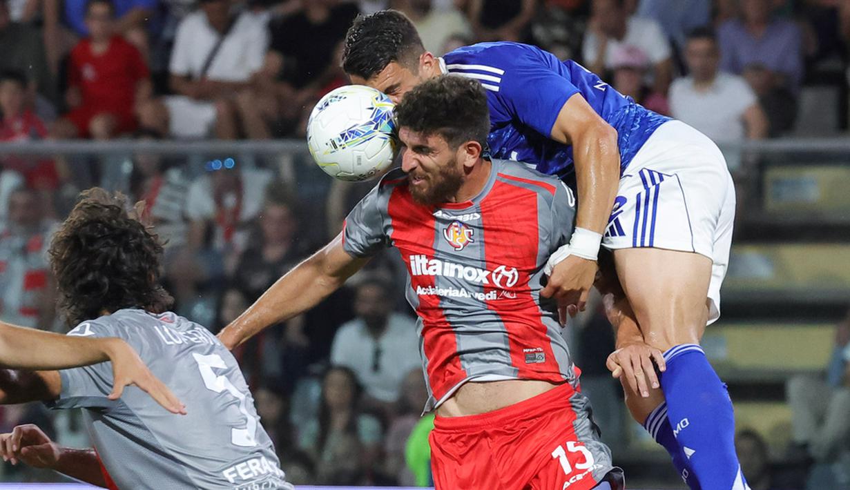 Kemenangan ini terasa semakin dramatis karena Como berhasil menyalip AC Milan dan unggul head to head atas Juventus di saat persaingan papan atas berlangsung sengit hingga pekan terakhir. (Alberto Mariani/LaPresse via AP)
