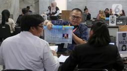 Hingga, Selasa 10 Desember 2024 pukul 14:30 WIB, Mahkamah Konstitusi telah menerima 211 gugatan hasil Pilkada 2024 atau perkara perselisihan hasil pemilihan kepala daerah (PHPKADA) terdiri dari 2 Pilkada tingkat Provinsi, 170 Pilkada Kabupaten dan 39 Pilkada Kota. (Liputan6.com/Herman Zakharia)
