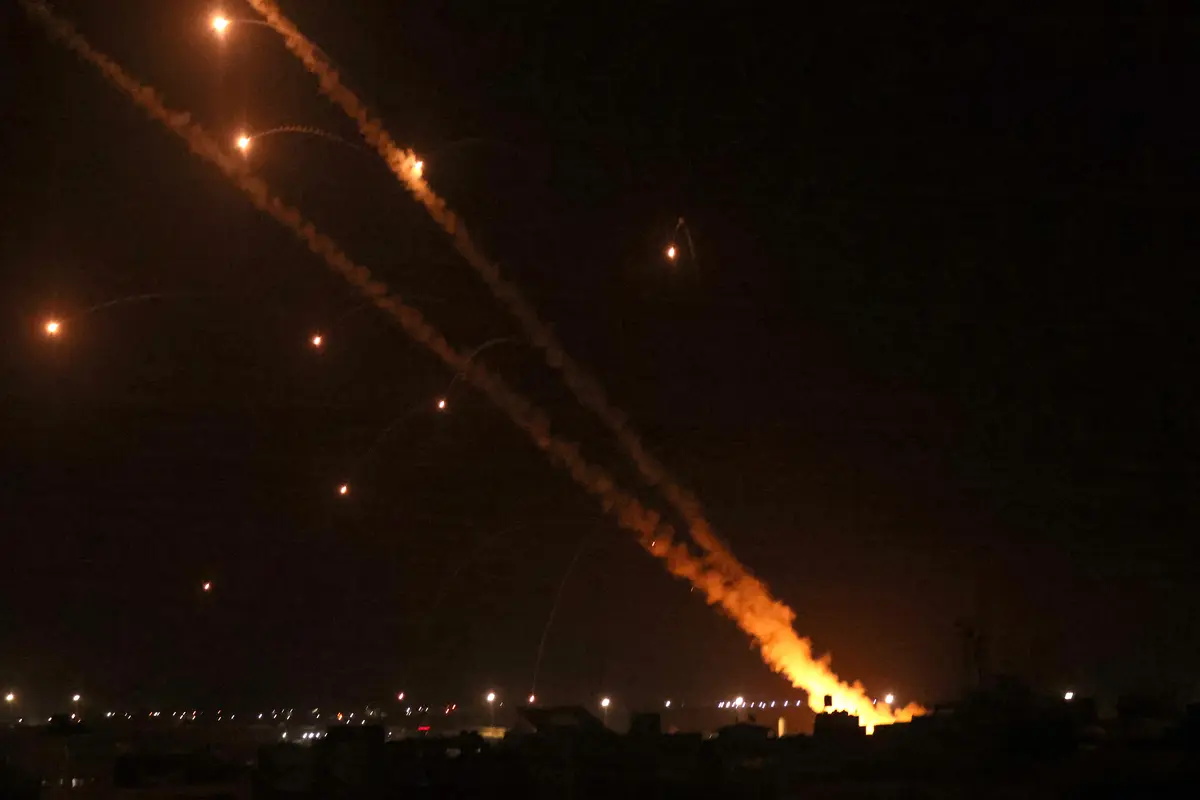 Serangan Ratusan Roket oleh Hamas di Langit Israel
