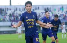 Pengakuan Hokky Caraka: Jika Bukan karena Cinta Sepak Bola, Mungkin Sudah Gantung Sepatu