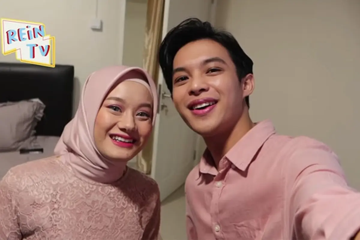 [Fimela] Rey Mbayang dan Dinda Hauw