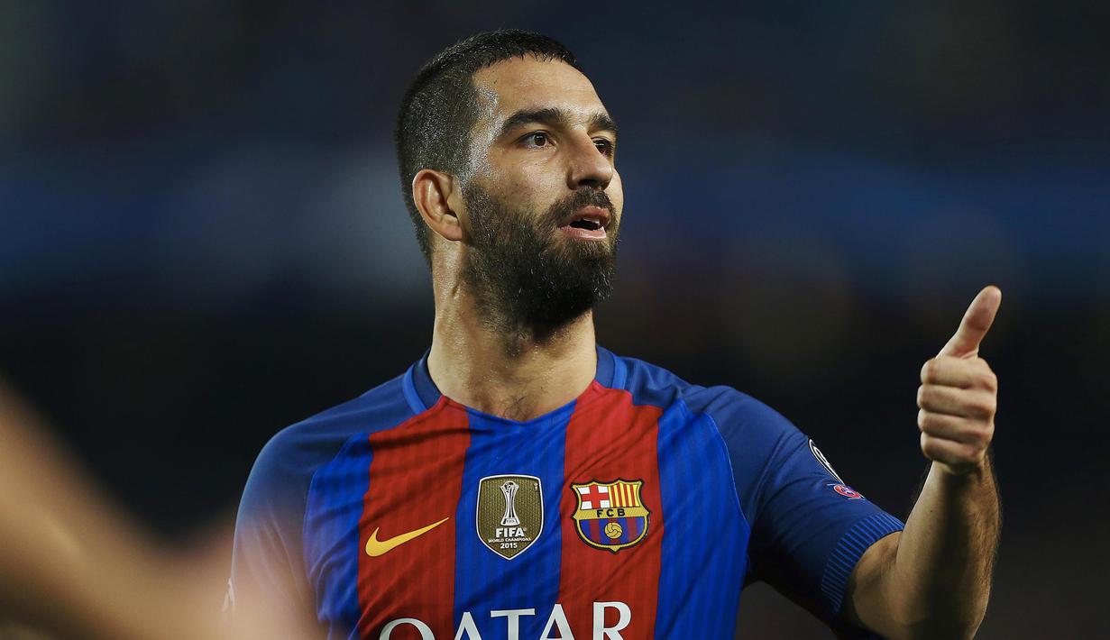 Pemain FC Barcelona, Arda Turan telah mencetak 3 gol selama ajang Copa Del Rey dan menempati urutan ke-5 bersama para pemain lainya yang bersaing menjadi top skor.  (EPA/Alejandro Garcia)