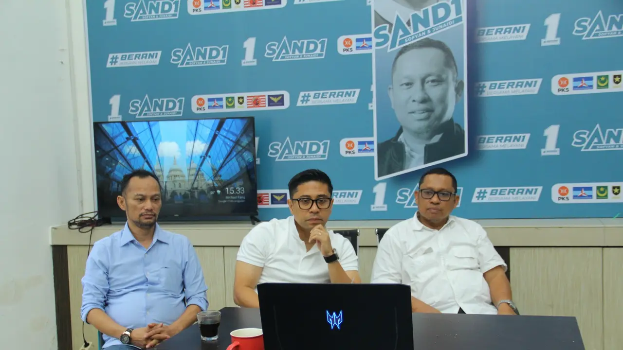 Sofyan Nasution, dan Junaidi Parapat
