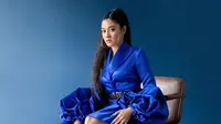 Gaya Pemotretan Naysila Mirdad Dalam Balutan Dress Biru. (Sumber: Instagram/winstongomez)