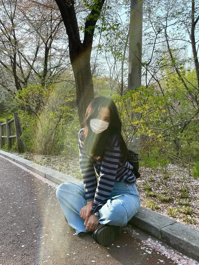 Outfit simple Jisoo Blackpink