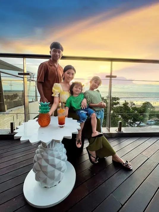 Sarwendah dan Betrand Peto (Instagram/sarwendah29)