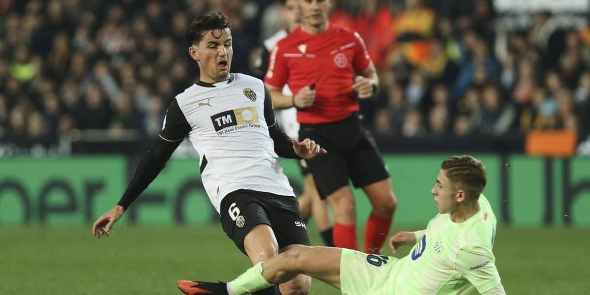 Barcelona Hancurkan Valencia 5-0! Ferran Torres Hattrick, Pedri Si Kreator