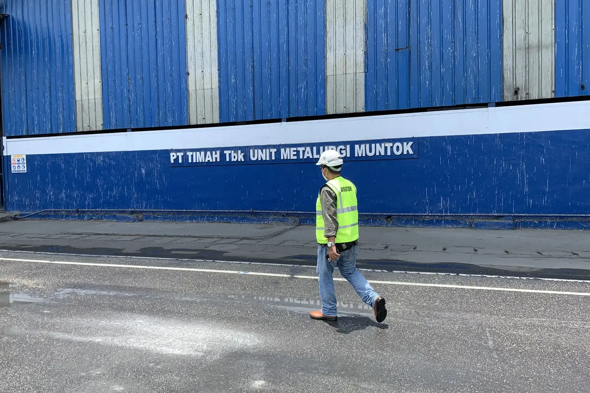 Unit Metalurgi Muntok PT Timah Tbk Bangka Barat Pulau Bangka.