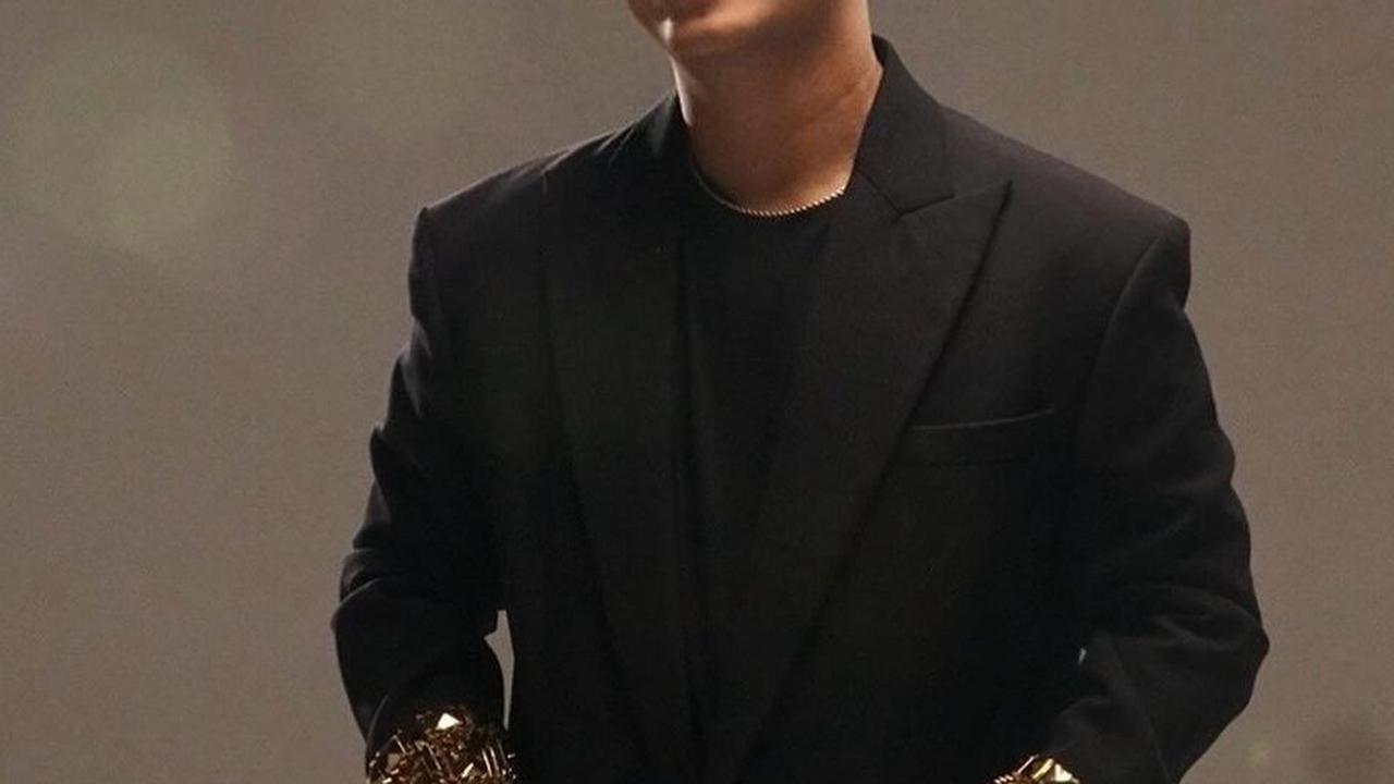 Cakra Khan Bagikan Pengalaman Beli Jaket di Luar Negeri Seharga Rp 6 Juta Diminta Bea Cukai Bayar Pajak Rp 21 Juta