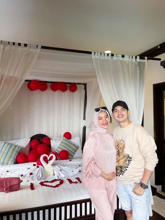 Hamil Anak Pertama, Ini 6 Potret Baby Bump Novia Giana Istri Ikbal Fauzi