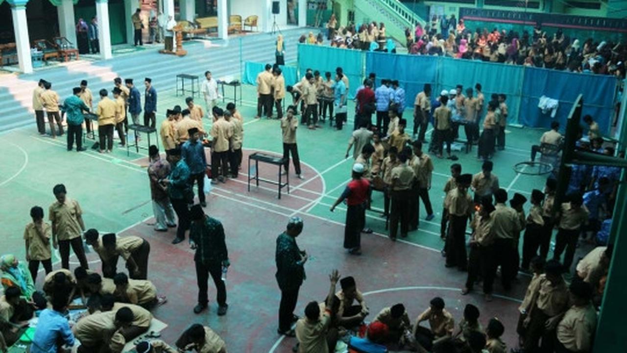 Nyate massal di Pondok Pesantren Asshiddiqiah