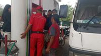 Stasiun Pengisian Bahan Bakar Umum (SPBU) Kodo yang berada di Sagulung, Batam, terpaksa disegel Pemerintah Kota Batam, lantaran curang. (Liputan6.com/ Ajang Nurdin)