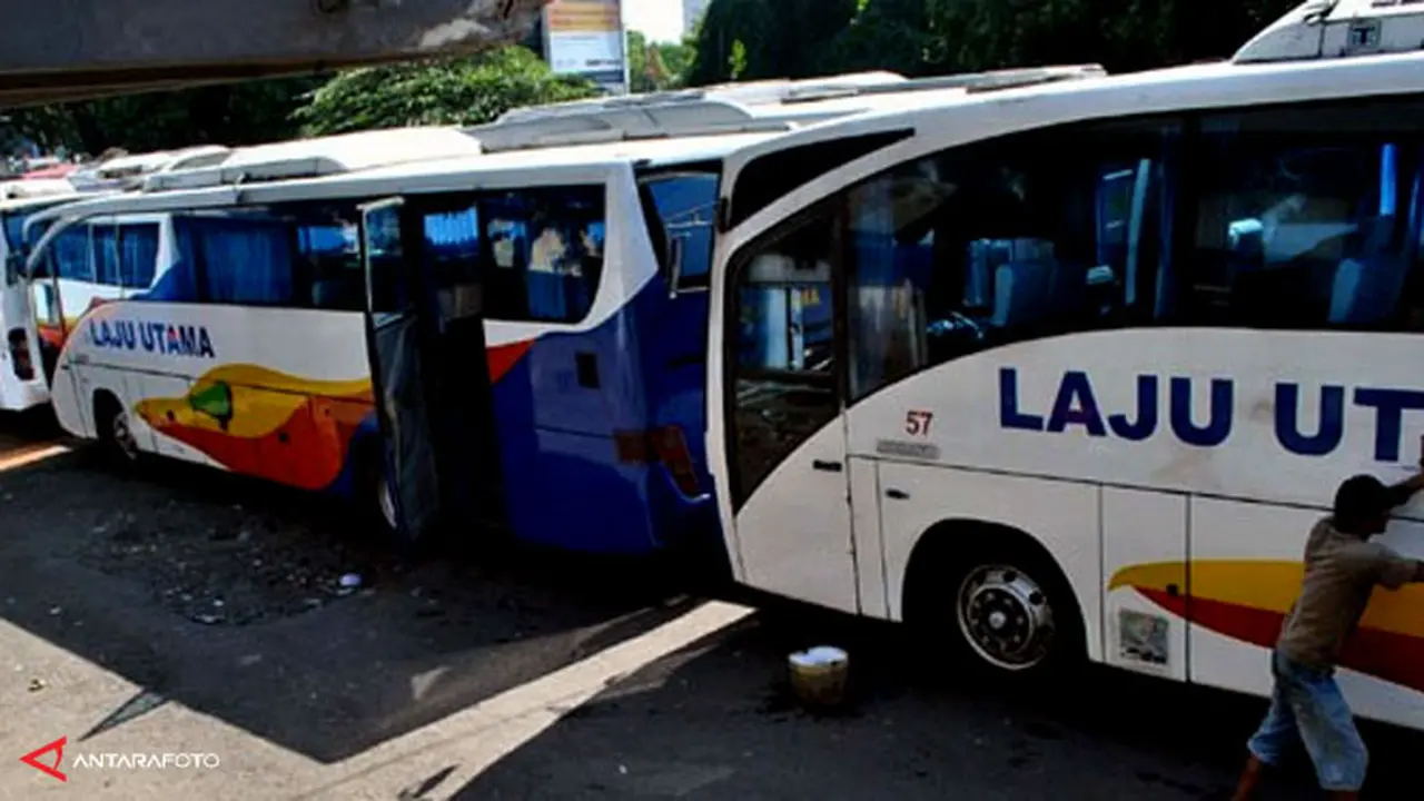 bus-mudik-130712a.jpg