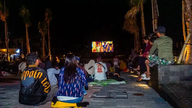Kementerian Ekraf Perluas Akses Film Berkualitas lewat Bioskop Alternatif (Sinema Rakyat) di Mawatu, Labuan Bajo.