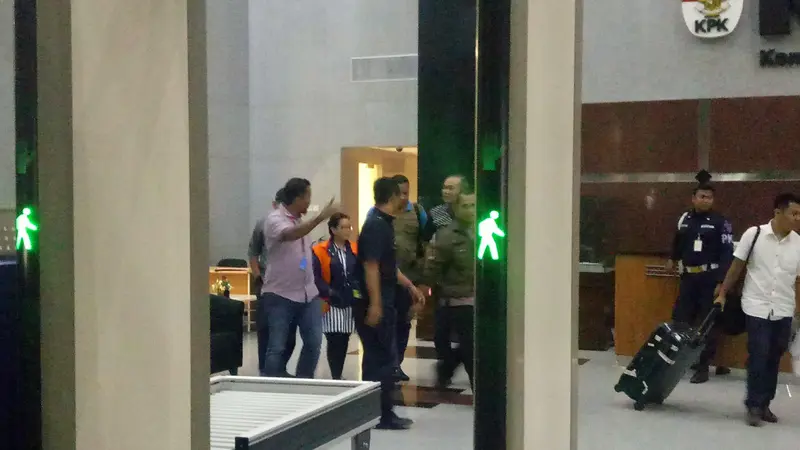 Miryam S Haryani usai pemeriksaan di Gedung KPK