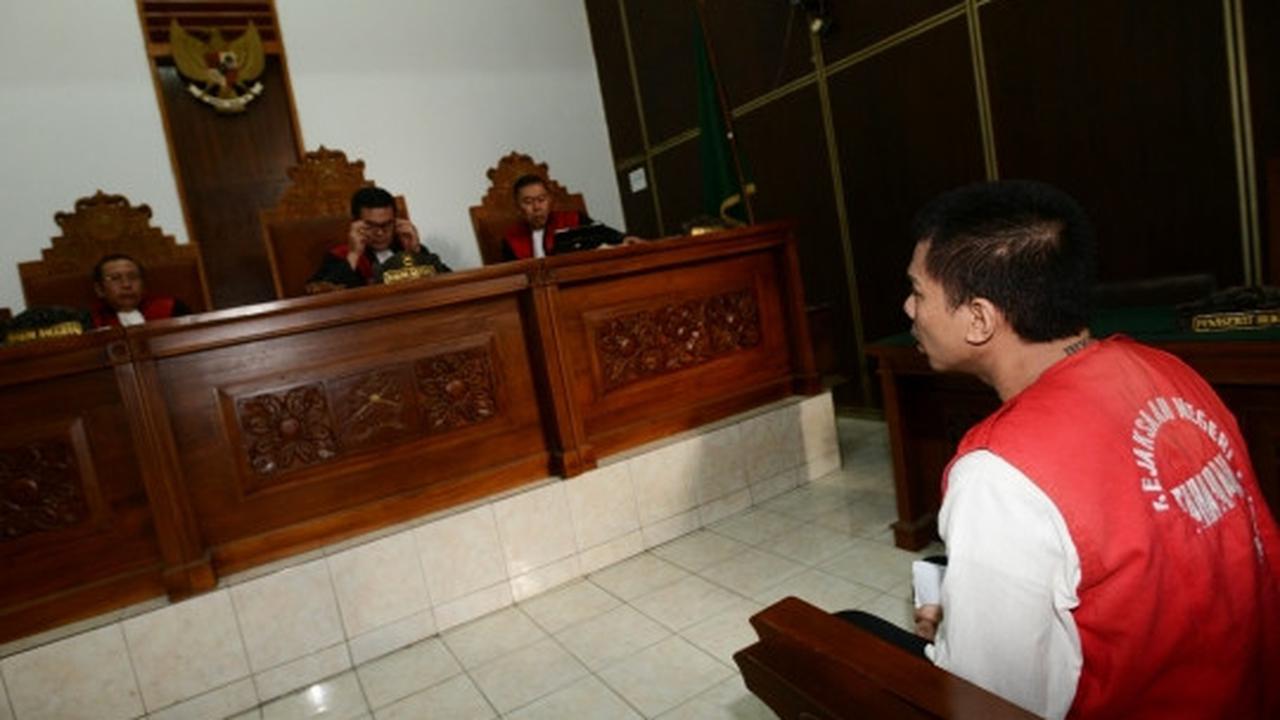 Mucikari artis Robbie Abbas jalani sidang sidang perdana