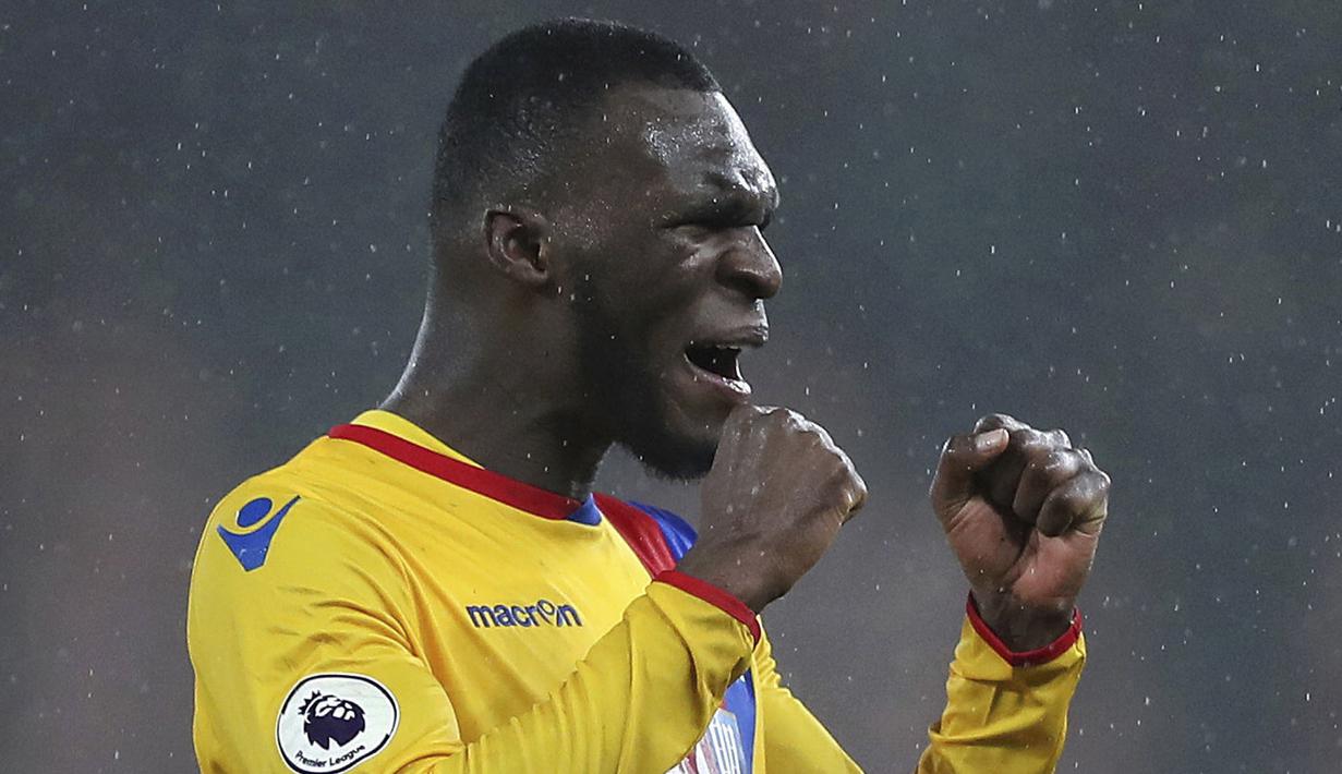  Christian Benteke menyumbangkan satu gol untuk kemenangan  Crystal Palace atas AFC Bournemouth pada lanjutan Premier League pekan ke-23 di Vitality Stadium, Bournemouth (31/1/2017).  (Andrew Matthews/PA via AP)