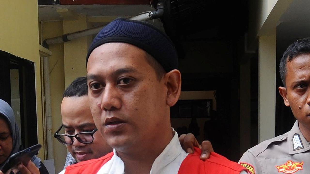 Namun jadwal sidang vonis yang seharusnya berjalan hari Senin (17/7/2023) ini batal digelar karena dua anggota Hakim berhalangan untuk hadir karena masih cuti dan sakit.