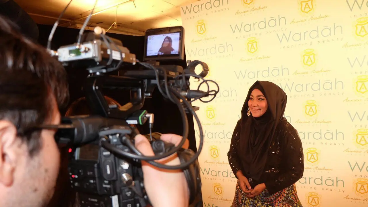 Anniesa Hasibuan di panggung New York Fashion Week
