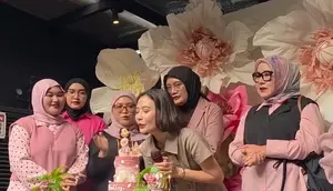 Ultah ke-30, Prilly Latuconsina Dapat Kado Adopsi Orangutan dari Fans
