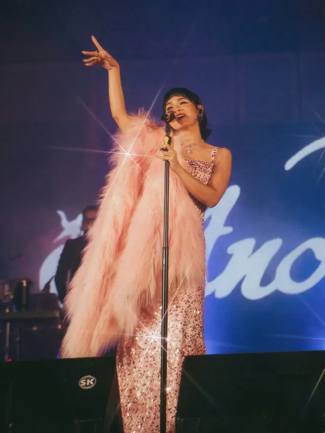 Andien Tutup 2025 dengan Bixie Cut yang Lengkapi Tampilan Pink Glam di Malam Tahun Baru