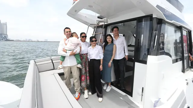 Yacht