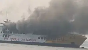 Kapal Batu Mandi Terbakar di Merak, Tim SAR Gabungan Evakuasi Penumpang