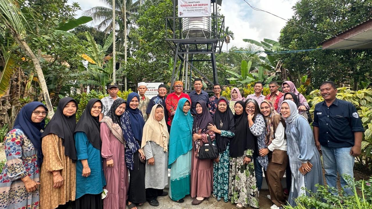 Penyaluran bantuan sarana air bersih dan sanitasi layak ke 17 Provinsi