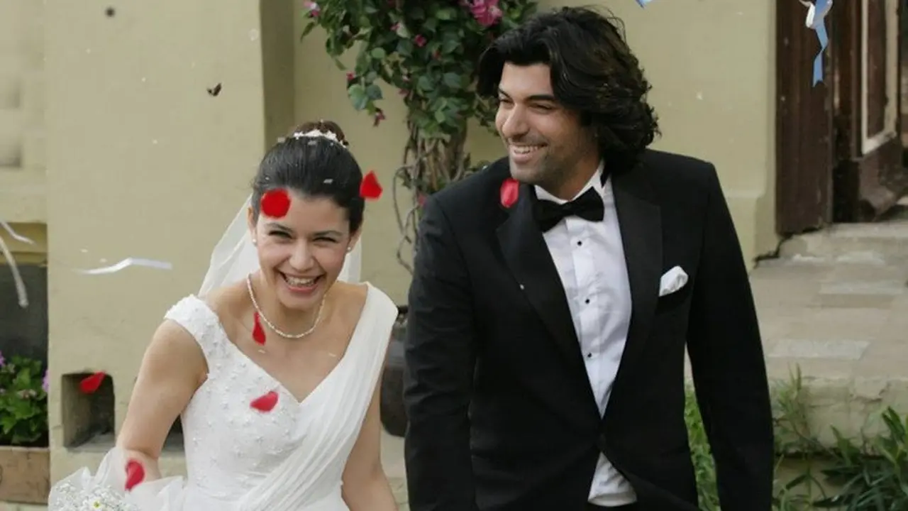Engin Akyurek dan Beren Saat