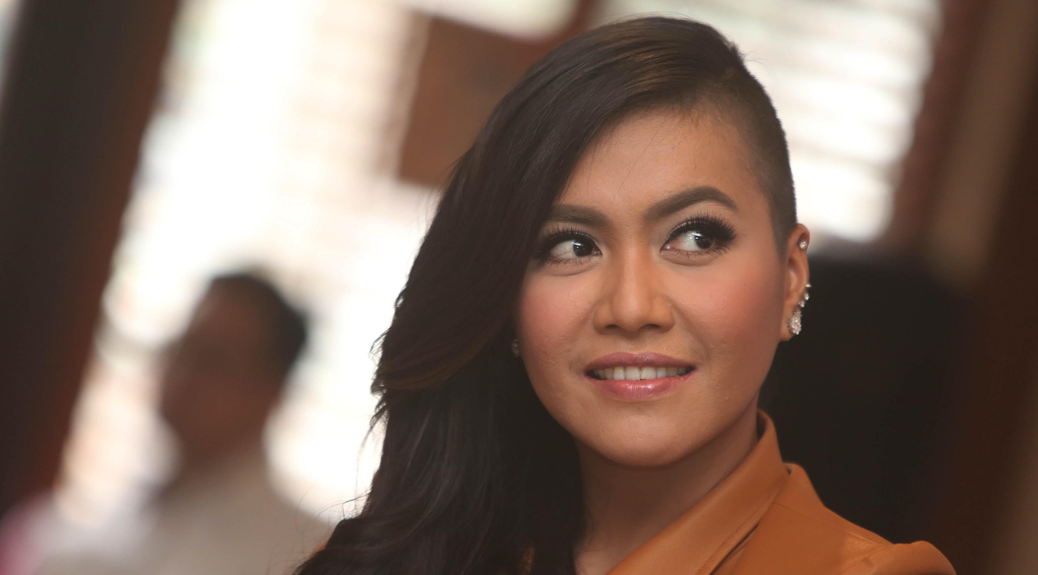 Denada saat ditemui di di Jumpa Pers Konser Kemerdekaan RI ke 7, di Lagunas, Senayan, Jakarta Pusat, Senin (15/8/2016). (Liputan6.com/Herman Zakharia)