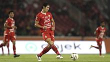 1. Ryuji Utomo - Bek berumur 24 tahun ini menjadi pilihan utama Persija untuk mengawal lini pertahanan. Selain memiliki postur tubuh yang tinggi sebagai seorang bek tengah, Ryuji juga andal dalam mematahkan serangan tim lawan. (Bola.com/Yoppy renato)