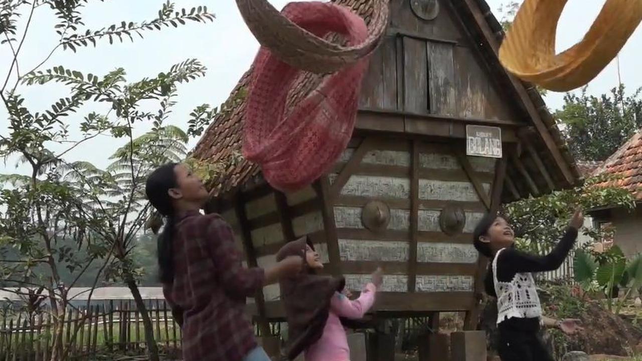 “Permainan ini jadi makin ramai saat bulan Ramadan, karena biasa dimainkan anak-anak saat menunggu waktu berbuka puasa atau ngabuburit,” kata Zaini Alif.<br><br>Foto:&nbsp;YouTube Zaini Alif