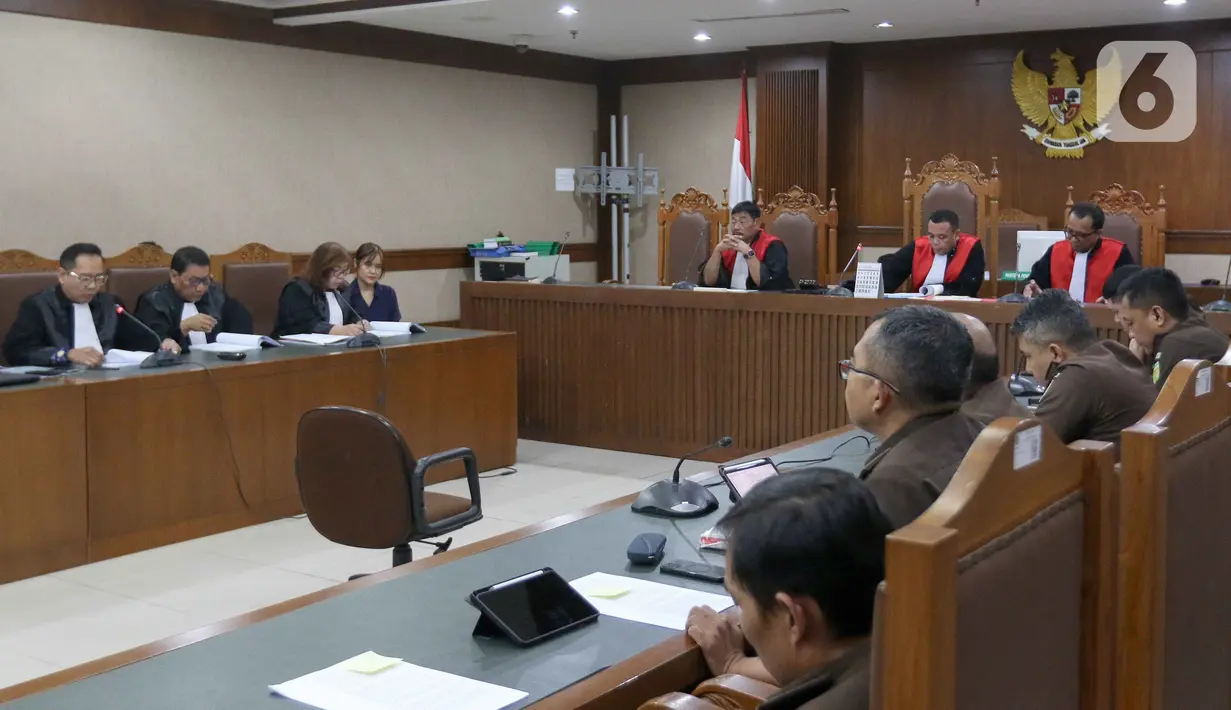 Namun, perlawanan hukumnya kandas dan dia tetap harus menjalani hukuman selama 20 tahun penjara. Pada Agustus 2024, Jessica Kumala Wongso mendapat pembebasan bersyarat. (Liputan6.com/Herman Zakharia)