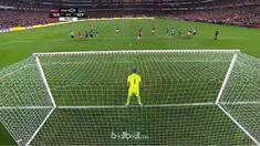 Berita video insiden mantan bek Real Madrid, Fabio Coentrao dalam laga Benfica vs Sporting di liga. This video presented by BallBall.