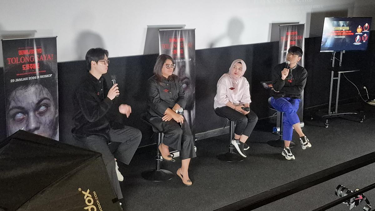Saskia Chadwick dan Cinta Brian Main Film Tolong Saya Dowajuseyo, Usung Mitos Horor Korea Selatan