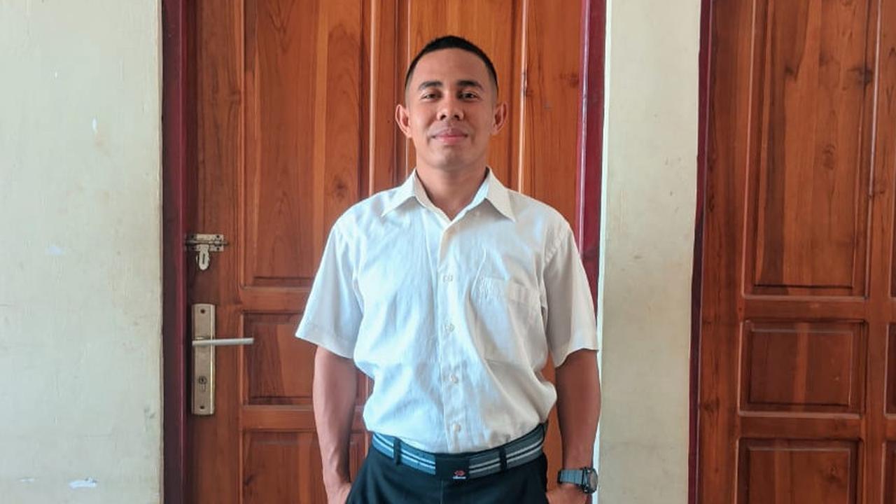 VIDEO: Aksi Gagah Joni Pemanjat Tiang Bendera Akhir Lulus Jadi TNI Berpangkat Sersan Dua