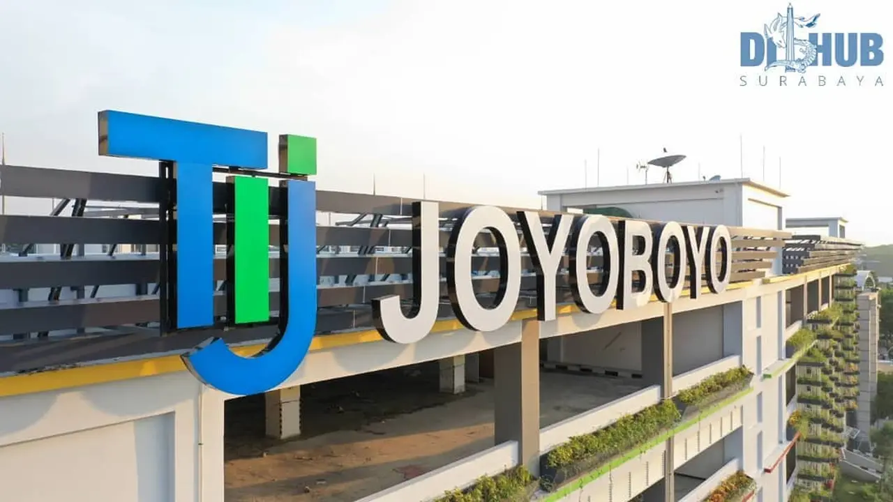 Potret Terminal Intermoda Joyoboyo Surabaya
