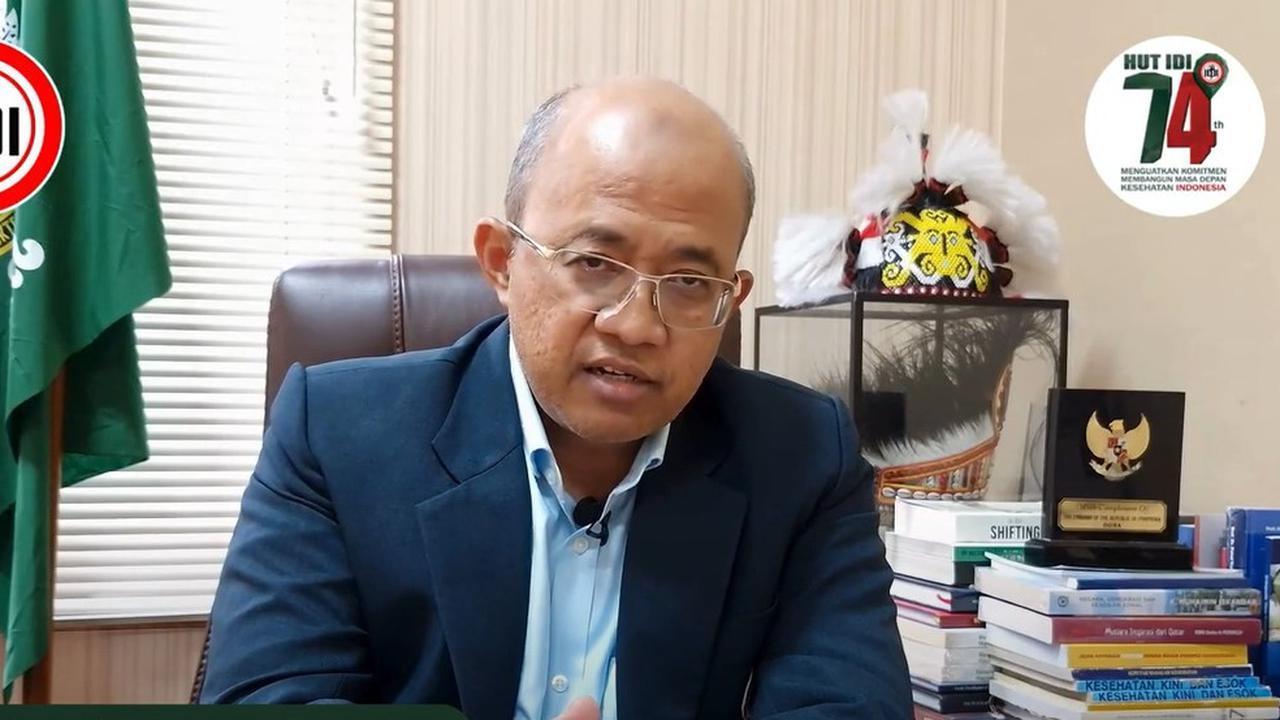 Ketua Umum PB IDI meminta aparat kepolisian dan penegak hukum untuk menindak pelaku kekerasan terhadap dokter YS di Papua.