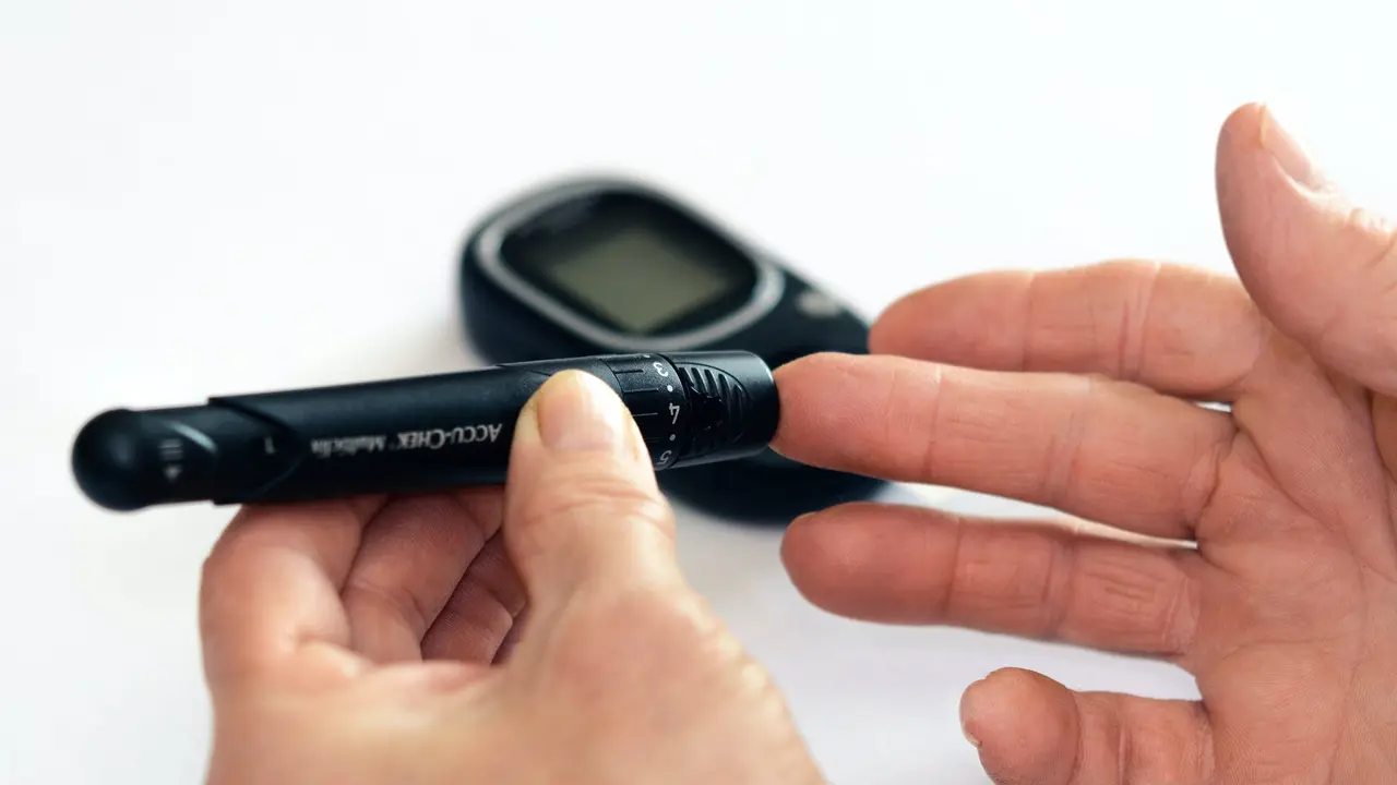 Ilustrasi cek kadar gula, diabetes