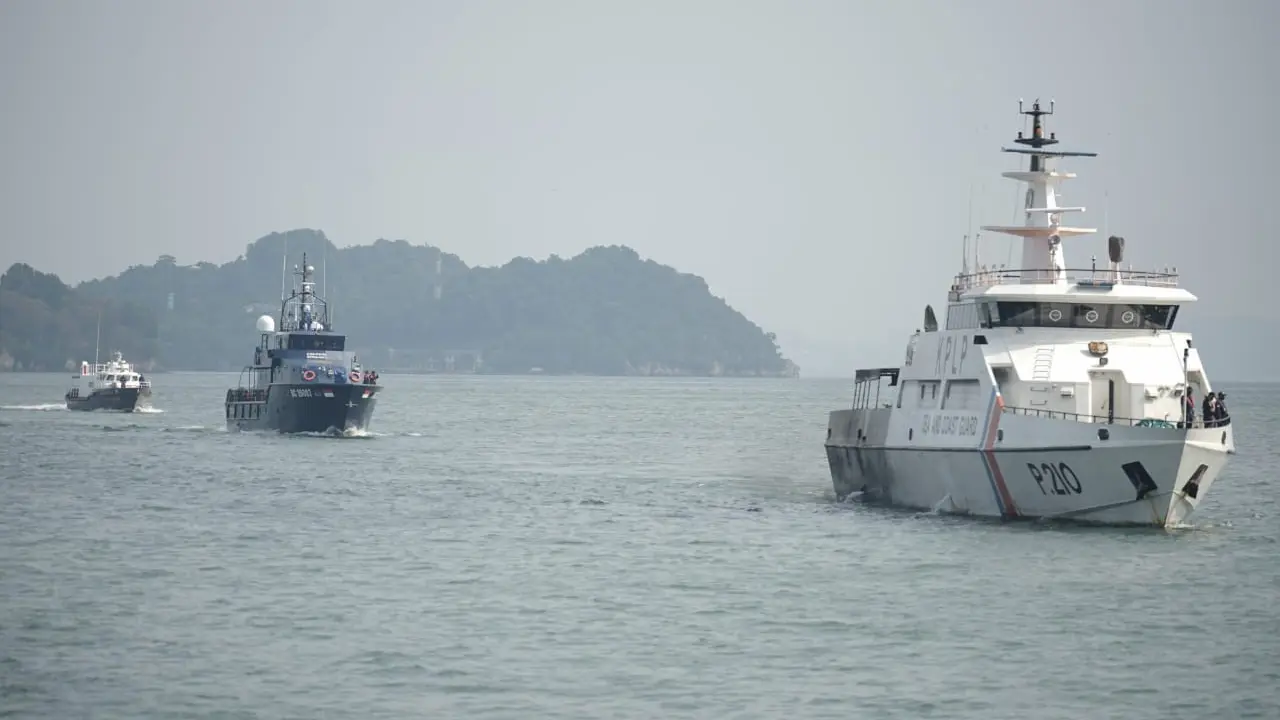 Patroli laut gabungan KPLP, Bea Cukai dan Polairud