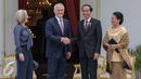 Presiden Jokowi berjabat tangan dengan PM Australia Malcolm Turnbull usai berbincang di Istana Merdeka, Jakarta, Kamis (12/11). Ini adalah kunjungan perdana Turnbull usai terpilih menjadi PM Australia pada 14 September 2015. (Liputan6.com/Faizal Fanani)