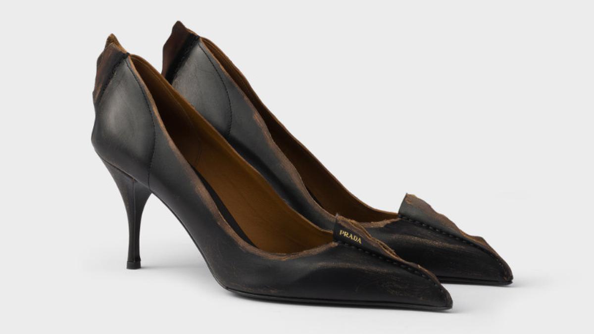 Lagi, Prada Kena Semprot karena Diduga Menjiplak Sepatu Tradisional India