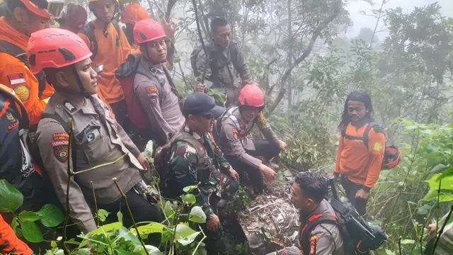 Pesawat Jatuh